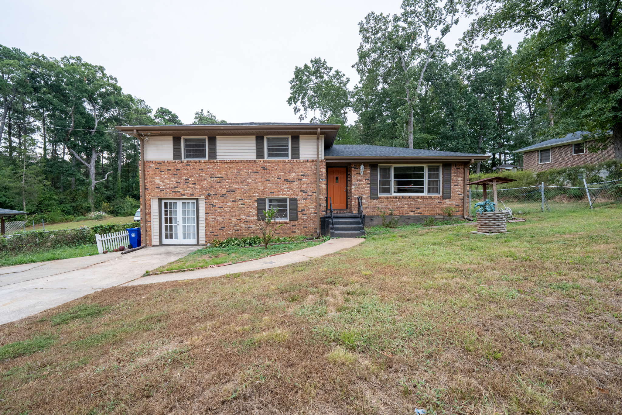 4285 Mercer Road